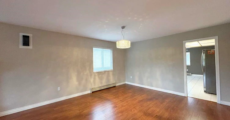 Upper-5225 Canada Way, Burnaby, BC, V5E 3N4 - 4