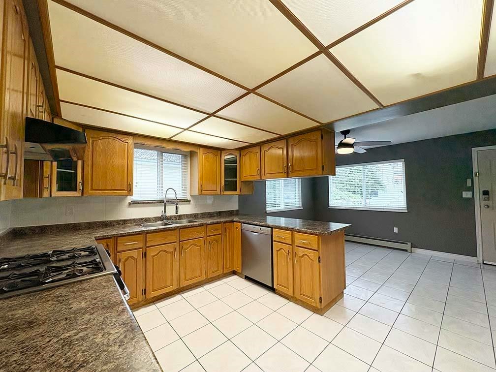 Upper-5225 Canada Way, Burnaby, BC, V5E 3N4 - 6