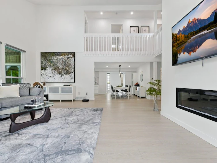 2045 Kirkstone Road, North Vancouver, BC, V7J 3M9 - 2