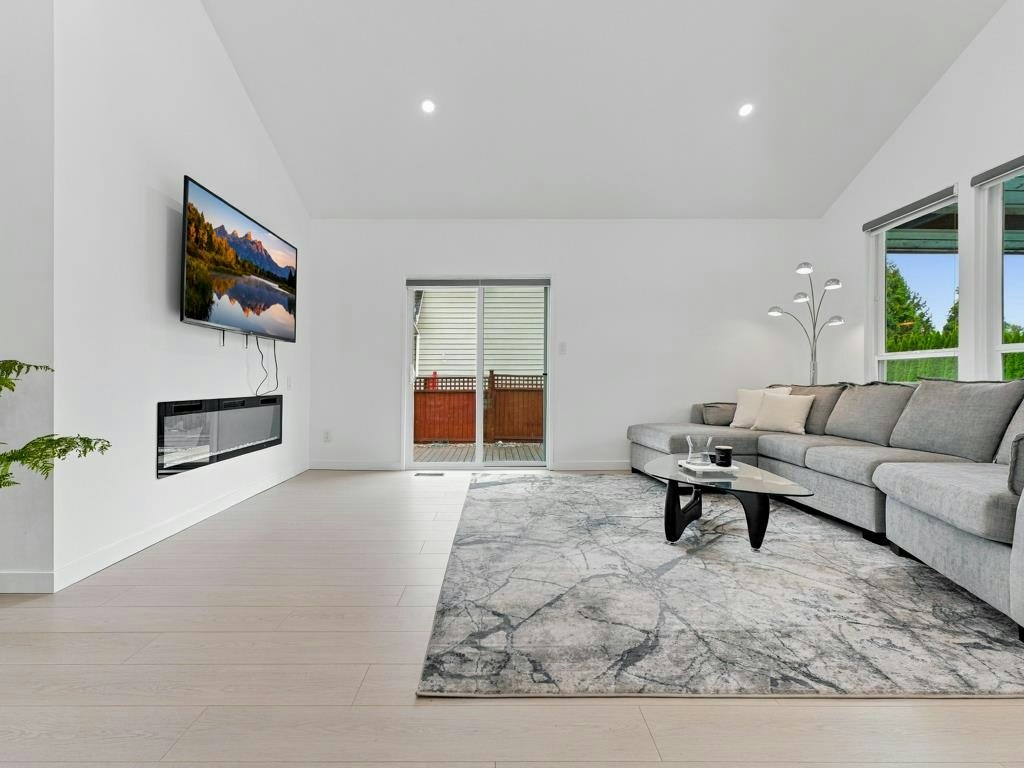 2045 Kirkstone Road - 3