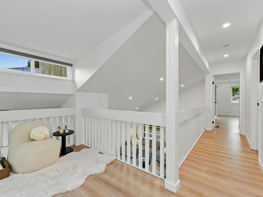 2045 Kirkstone Road, North Vancouver, BC, V7J 3M9 - 21