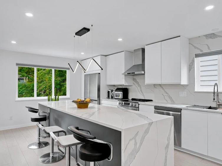 2045 Kirkstone Road, North Vancouver, BC, V7J 3M9 - 7