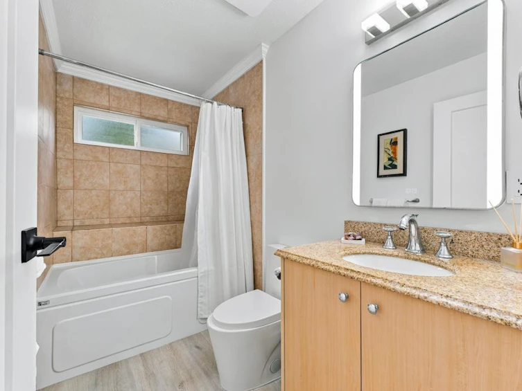 2045 Kirkstone Road, North Vancouver, BC, V7J 3M9 - 17