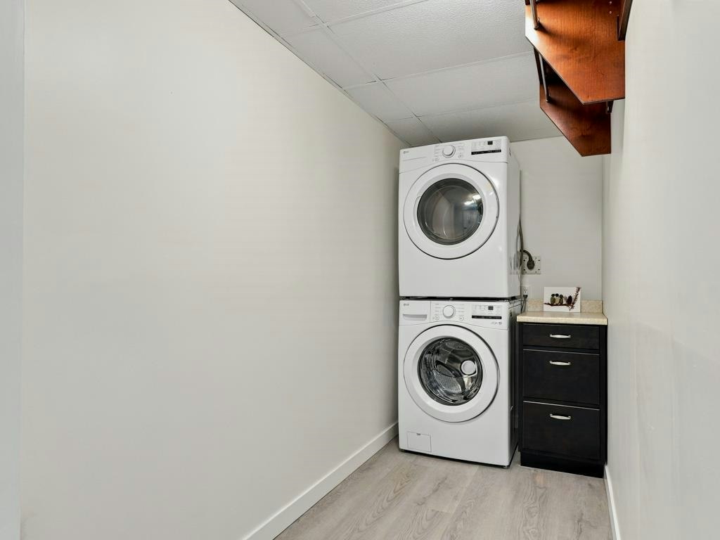 2045 Kirkstone Road, North Vancouver, BC, V7J 3M9 - 27