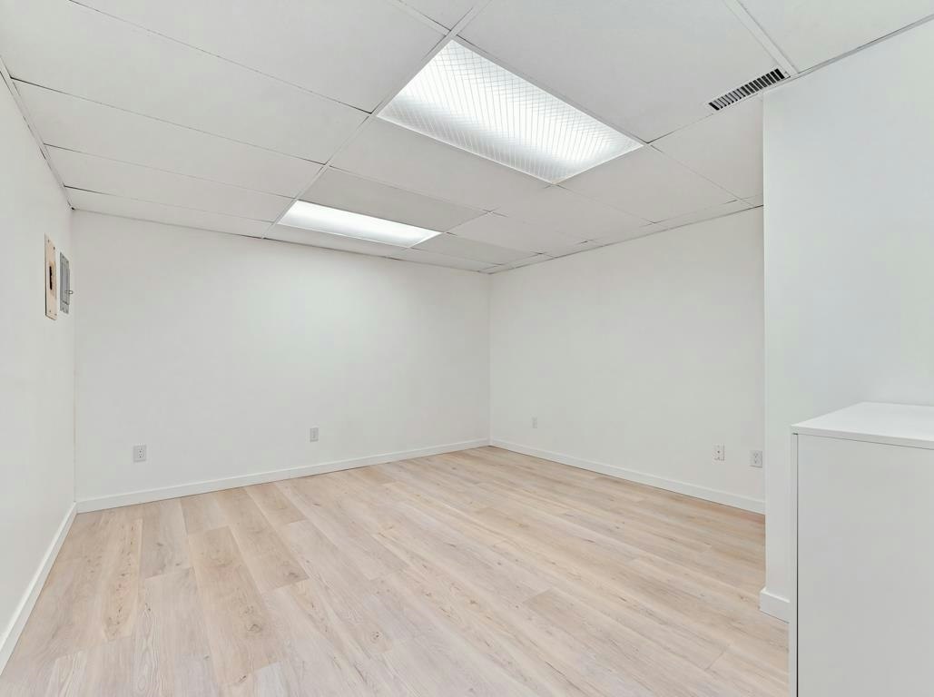 2045 Kirkstone Road, North Vancouver, BC, V7J 3M9 - 25