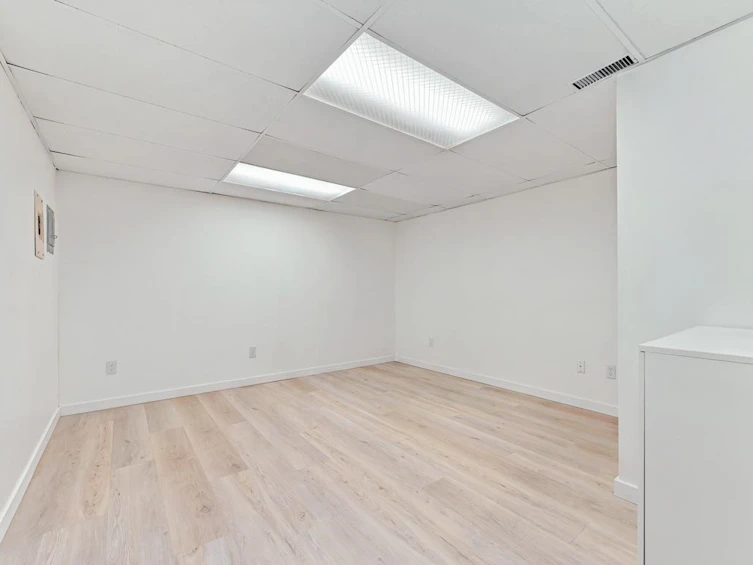 2045 Kirkstone Road, North Vancouver, BC, V7J 3M9 - 25