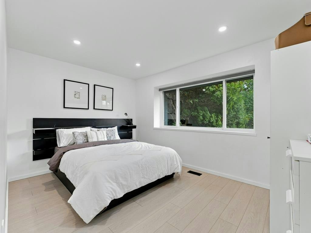 2045 Kirkstone Road, North Vancouver, BC, V7J 3M9 - 11