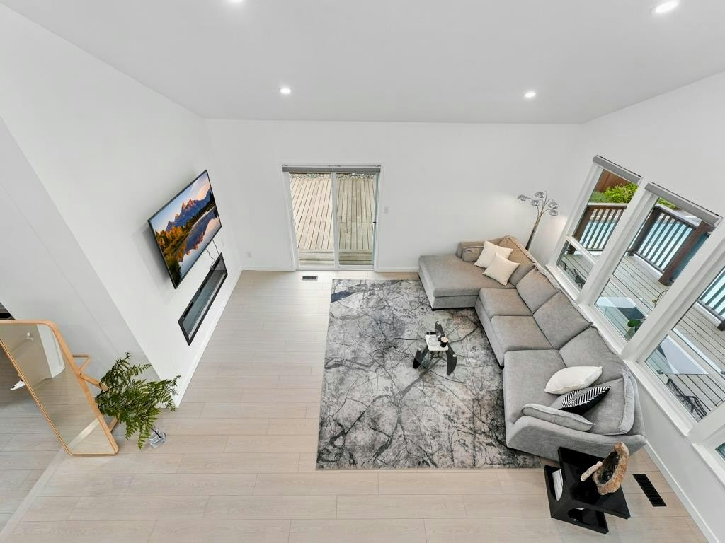 2045 Kirkstone Road, North Vancouver, BC, V7J 3M9 - 14