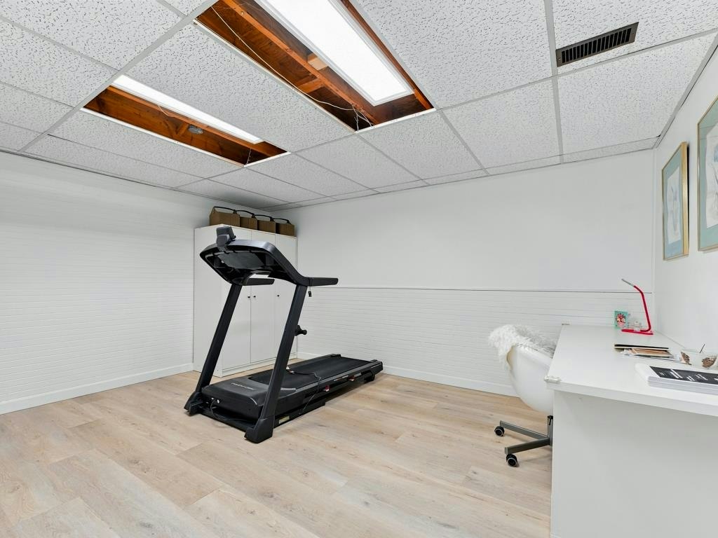 2045 Kirkstone Road, North Vancouver, BC, V7J 3M9 - 24
