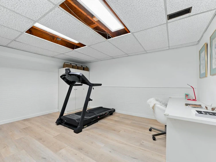 2045 Kirkstone Road, North Vancouver, BC, V7J 3M9 - 24