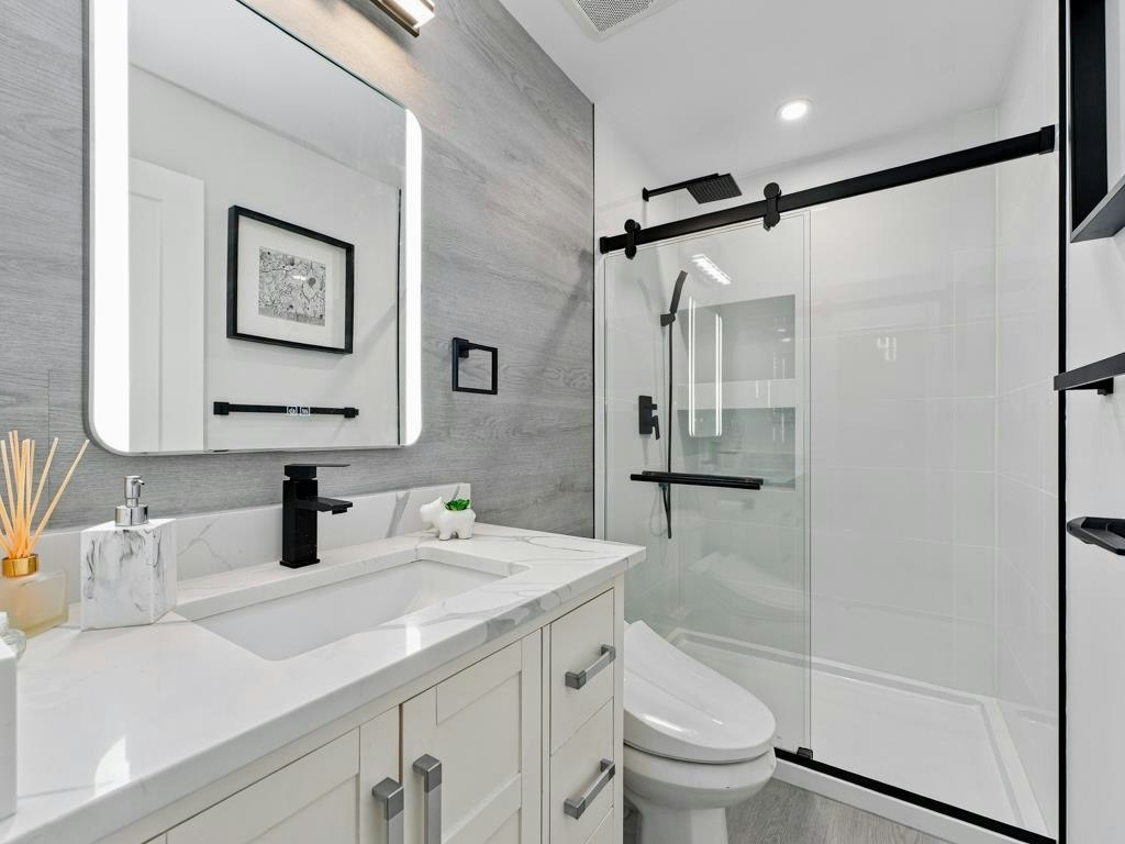 2045 Kirkstone Road, North Vancouver, BC, V7J 3M9 - 12
