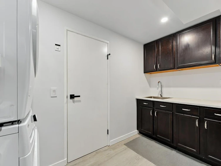 2045 Kirkstone Road, North Vancouver, BC, V7J 3M9 - 23