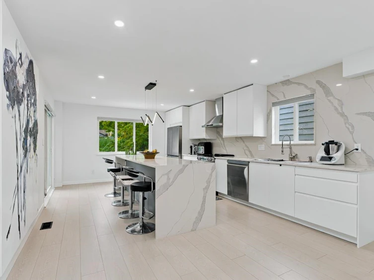 2045 Kirkstone Road, North Vancouver, BC, V7J 3M9 - 5