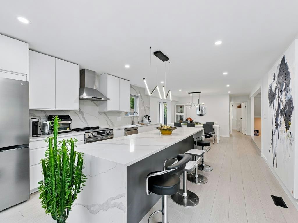 2045 Kirkstone Road, North Vancouver, BC, V7J 3M9 - 9