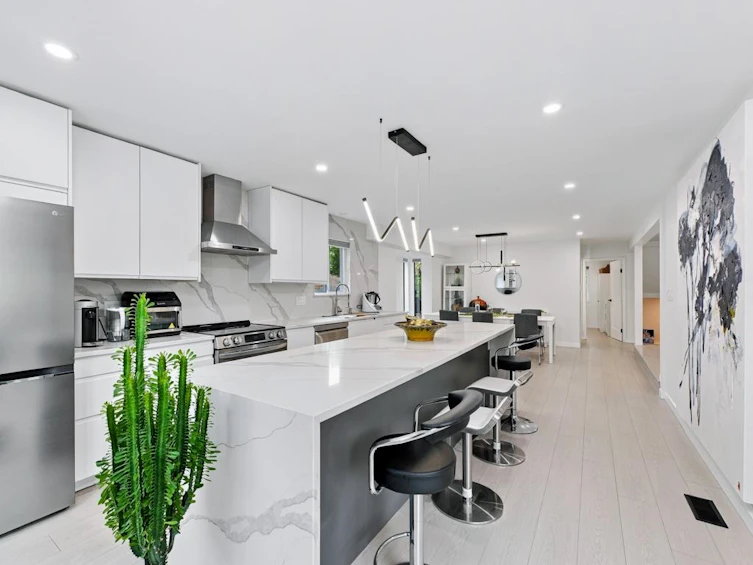 2045 Kirkstone Road, North Vancouver, BC, V7J 3M9 - 9