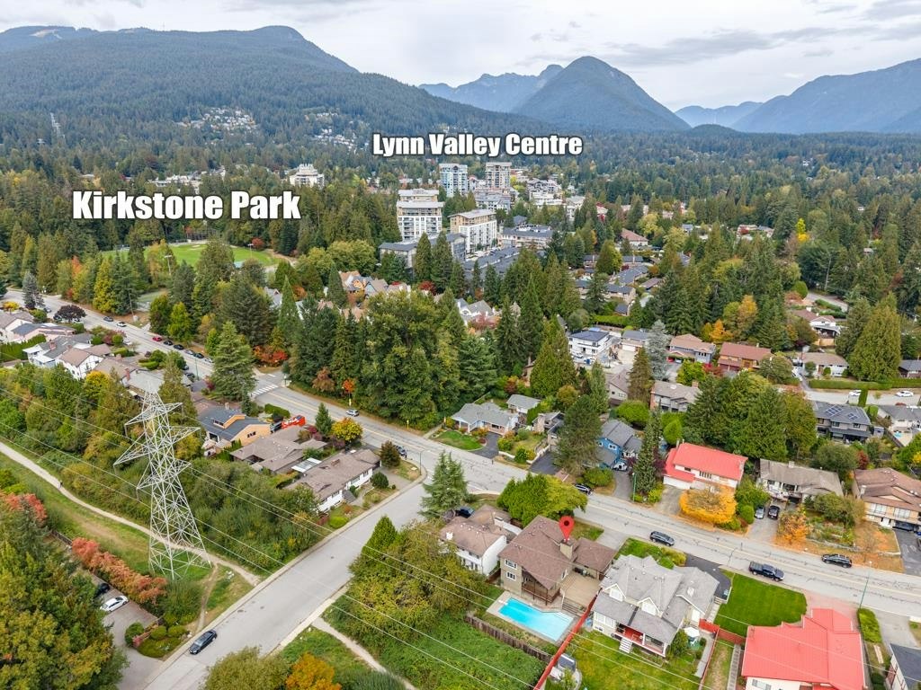 2045 Kirkstone Road, North Vancouver, BC, V7J 3M9 - 34