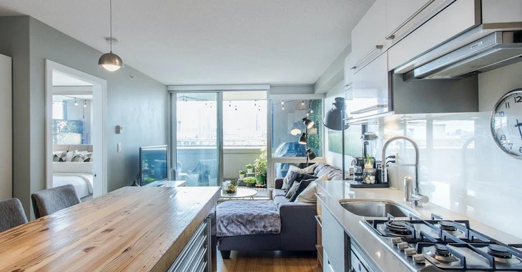 605-718 Main Street, Vancouver, BC, V6A 0B1 - 2