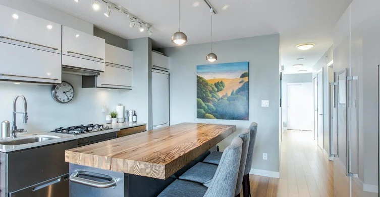 605-718 Main Street, Vancouver, BC, V6A 0B1