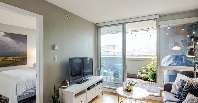 605-718 Main Street, Vancouver, BC, V6A 0B1 - 11