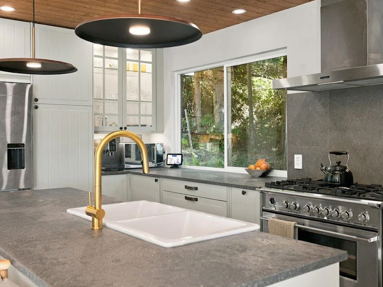1991 Coach Road, Gibsons, BC, V0N 2W6 - 8