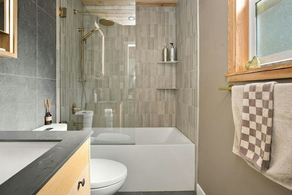 1991 Coach Road, Gibsons, BC, V0N 2W6 - 15