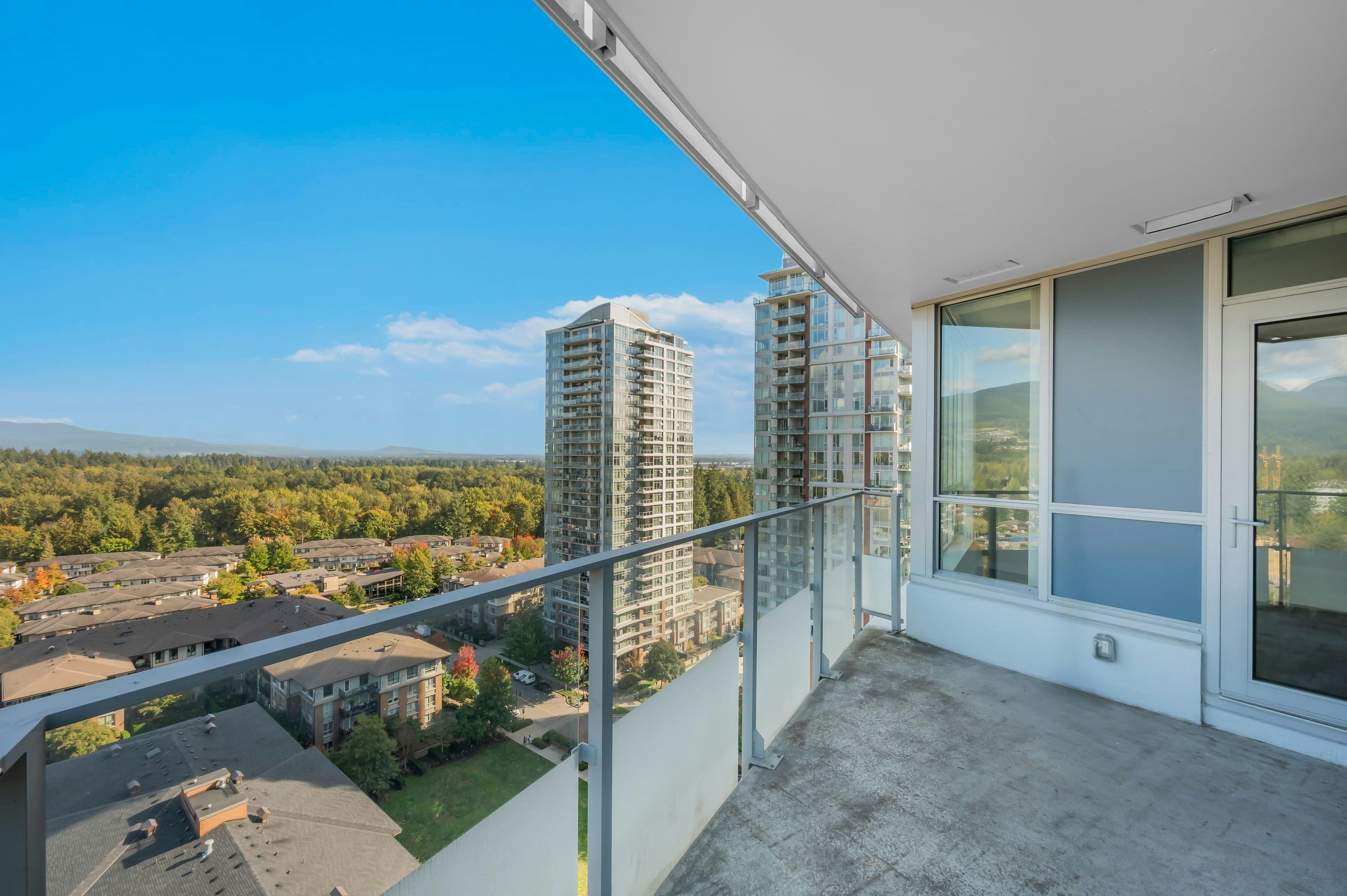 2001-3093 Windsor Gate, Coquitlam, BC, V3B 0N2 - 8