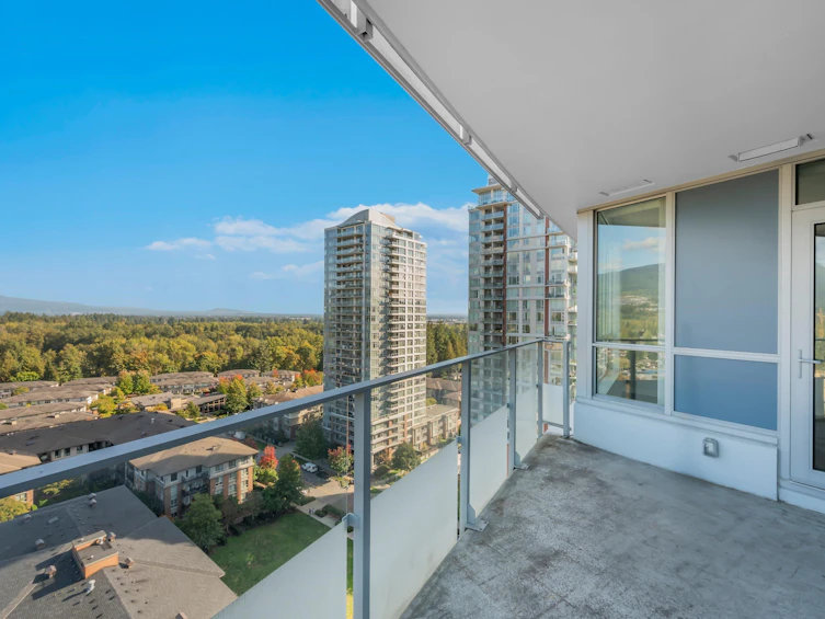 2001-3093 Windsor Gate, Coquitlam, BC, V3B 0N2 - 8