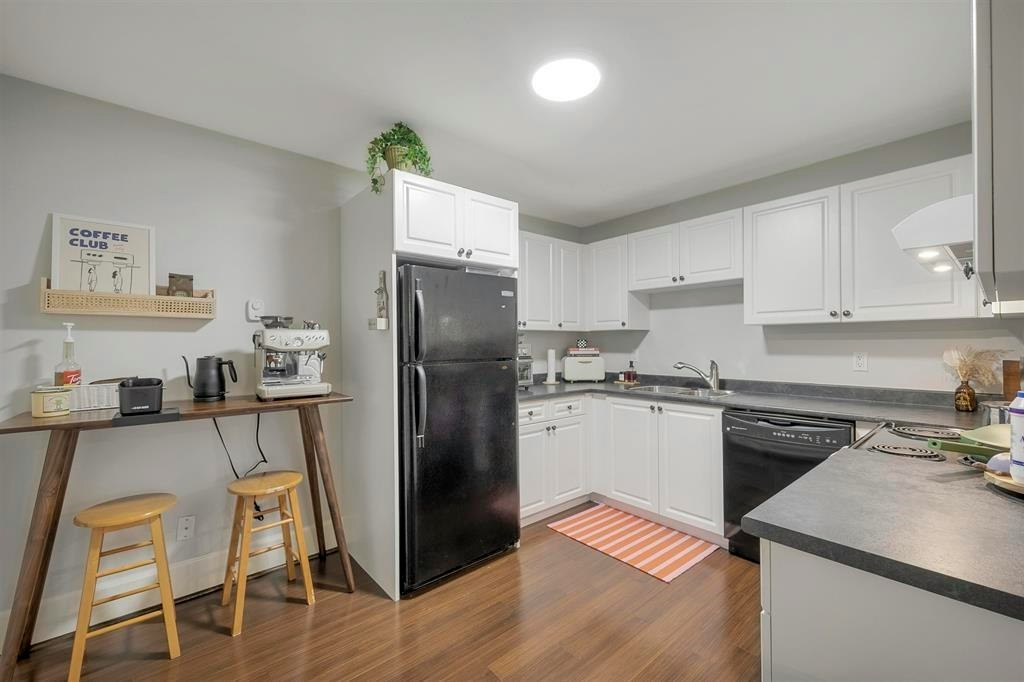 Suite-518 E 16th Street, North Vancouver, BC, V7L 2T6 5