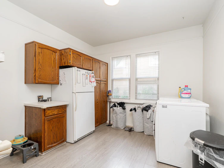 826 Westwood Street, Coquitlam, BC, V3C 3L2 - 16