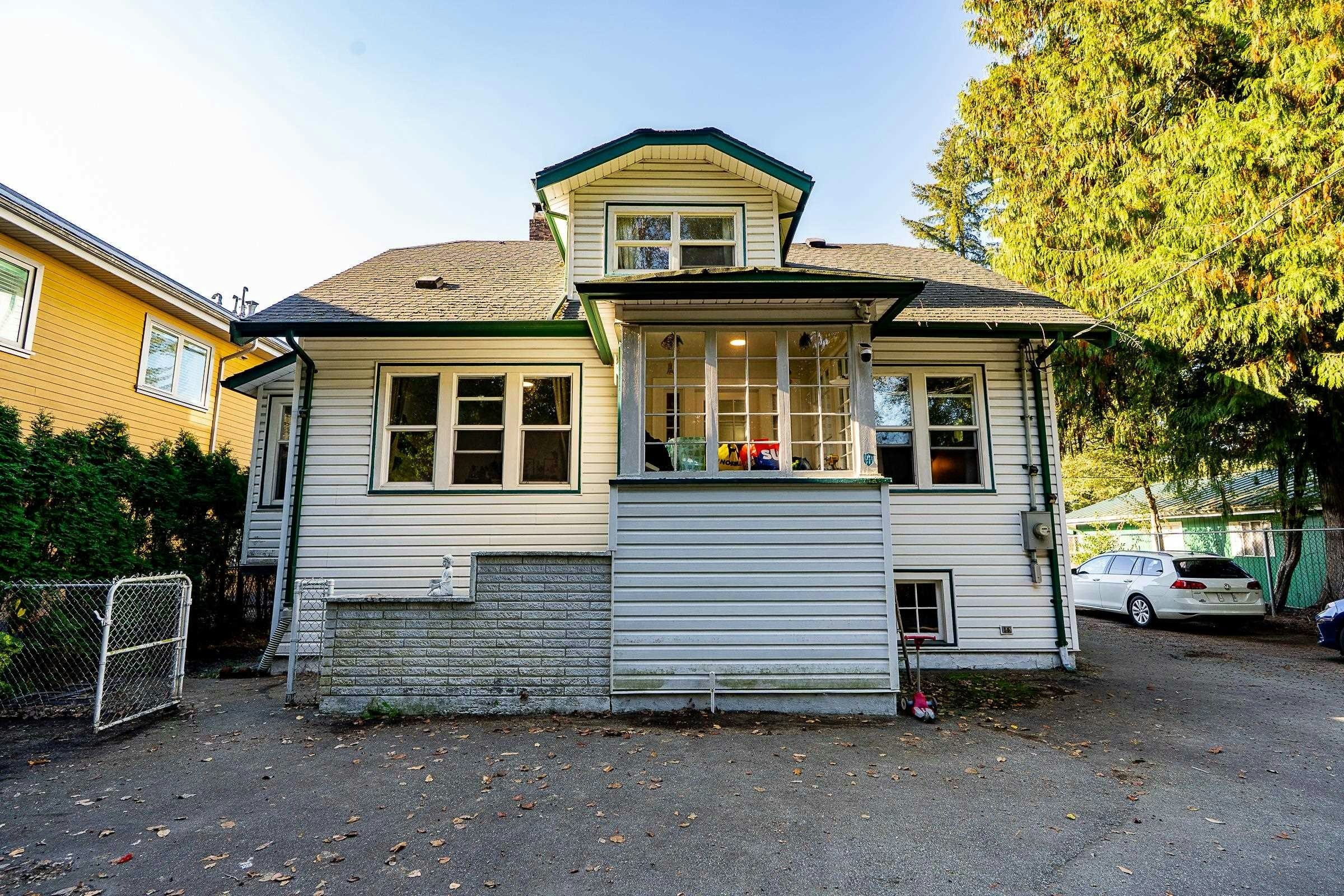 826 Westwood Street, Coquitlam, BC, V3C 3L2 - 2