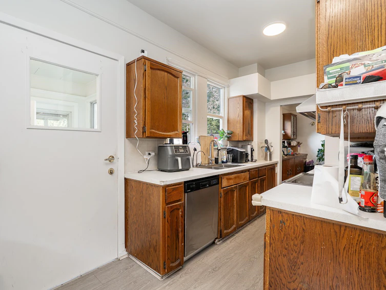 826 Westwood Street, Coquitlam, BC, V3C 3L2 - 13