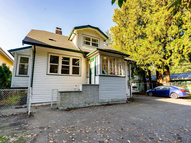 826 Westwood Street, Coquitlam, BC, V3C 3L2 - 3
