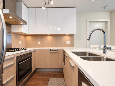 2602-3007 Glen Drive - 3