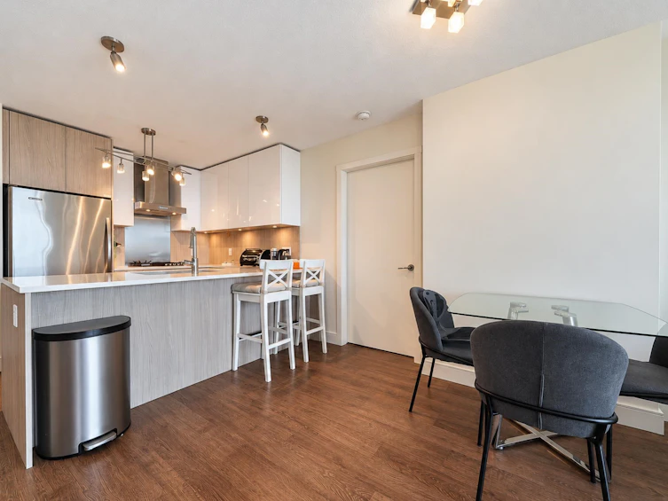 2602-3007 Glen Drive, Coquitlam, BC, V3B 0L8 - 2