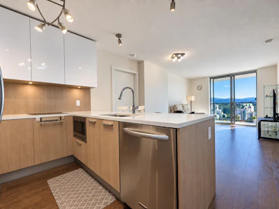 2602-3007 Glen Drive - 4