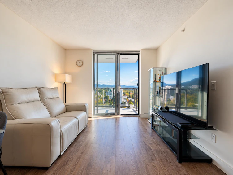 2602-3007 Glen Drive, Coquitlam, BC, V3B 0L8 - 5