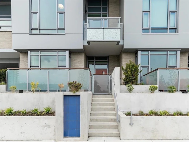 113-1500 Fern Street, North Vancouver, BC, V7J 0E6 - 2