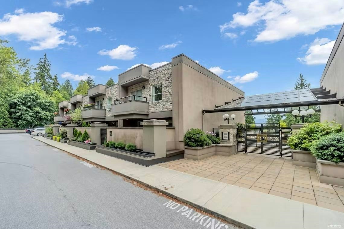 207-1500 Ostler Court, North Vancouver, BC, V7G 2S2
