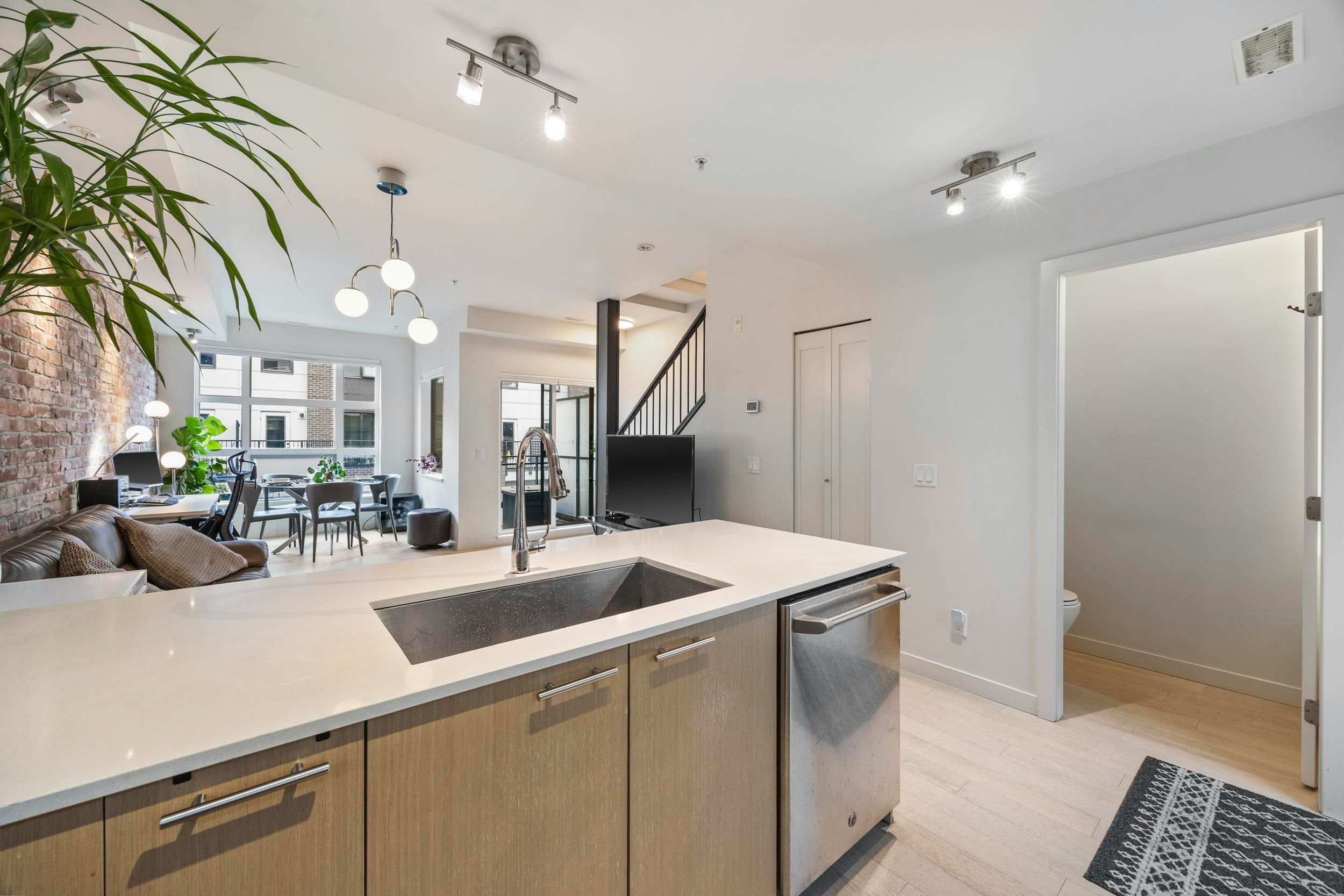 334-95 Moody Street, Port Moody, BC, V3H 0H2