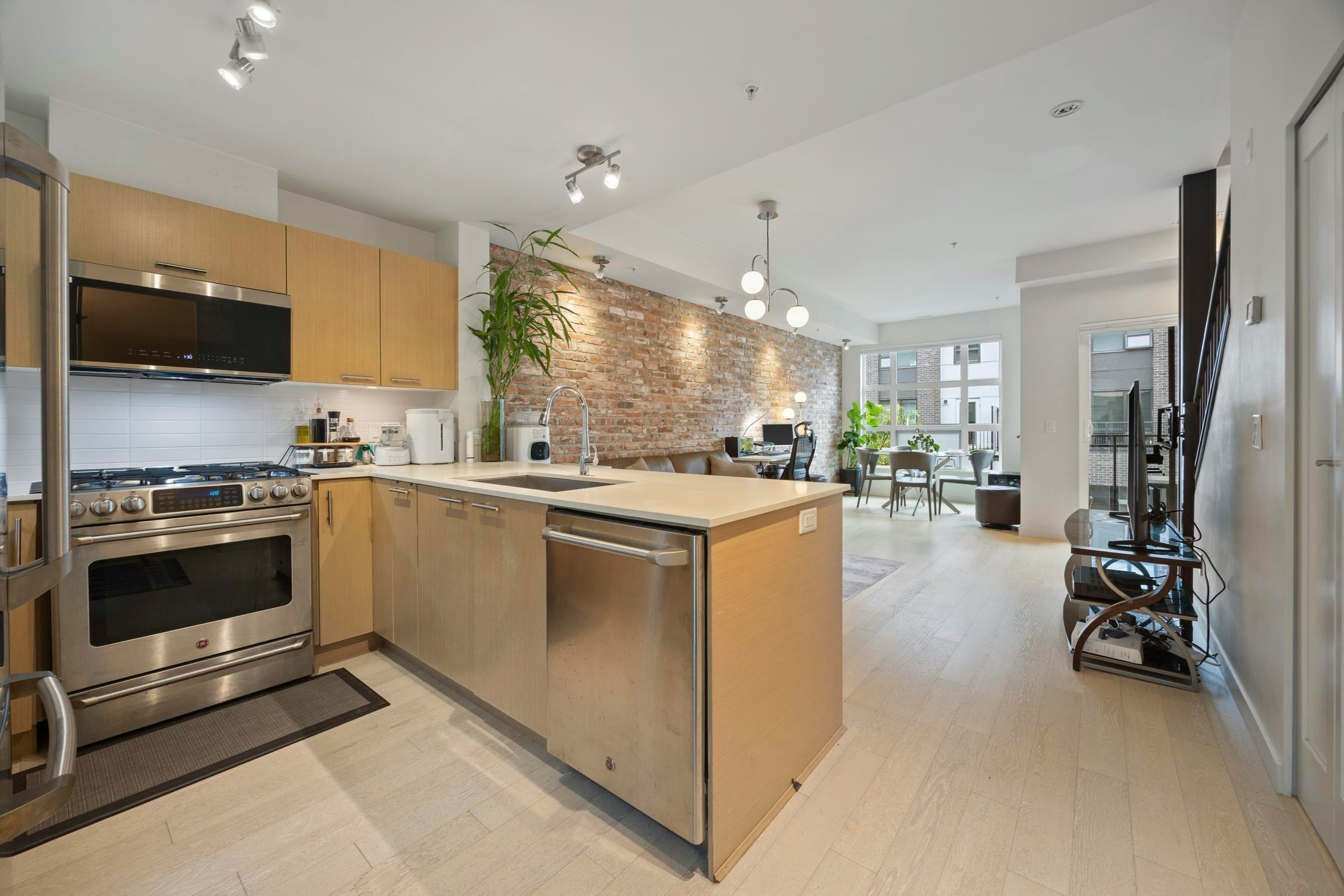 334-95 Moody Street, Port Moody, BC, V3H 0H2