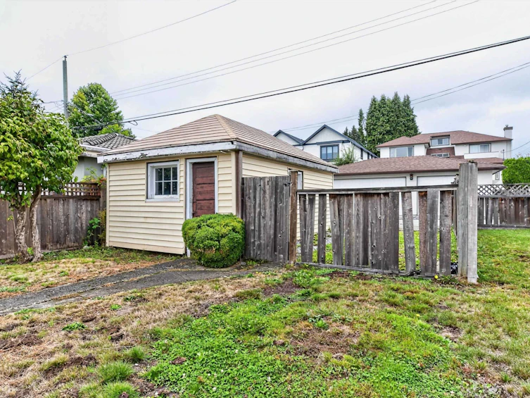 2345 W 18th Avenue, Vancouver, BC, V6L 1A7 - 36