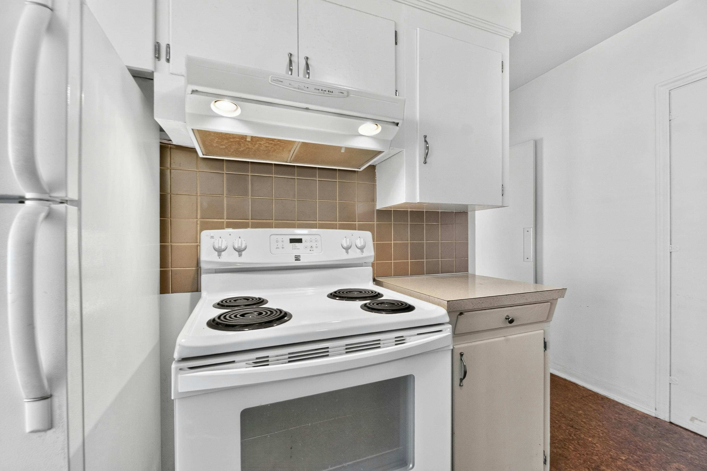 2345 W 18th Avenue, Vancouver, BC, V6L 1A7 - 15