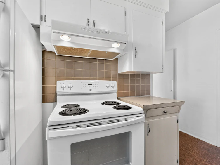 2345 W 18th Avenue, Vancouver, BC, V6L 1A7 - 15