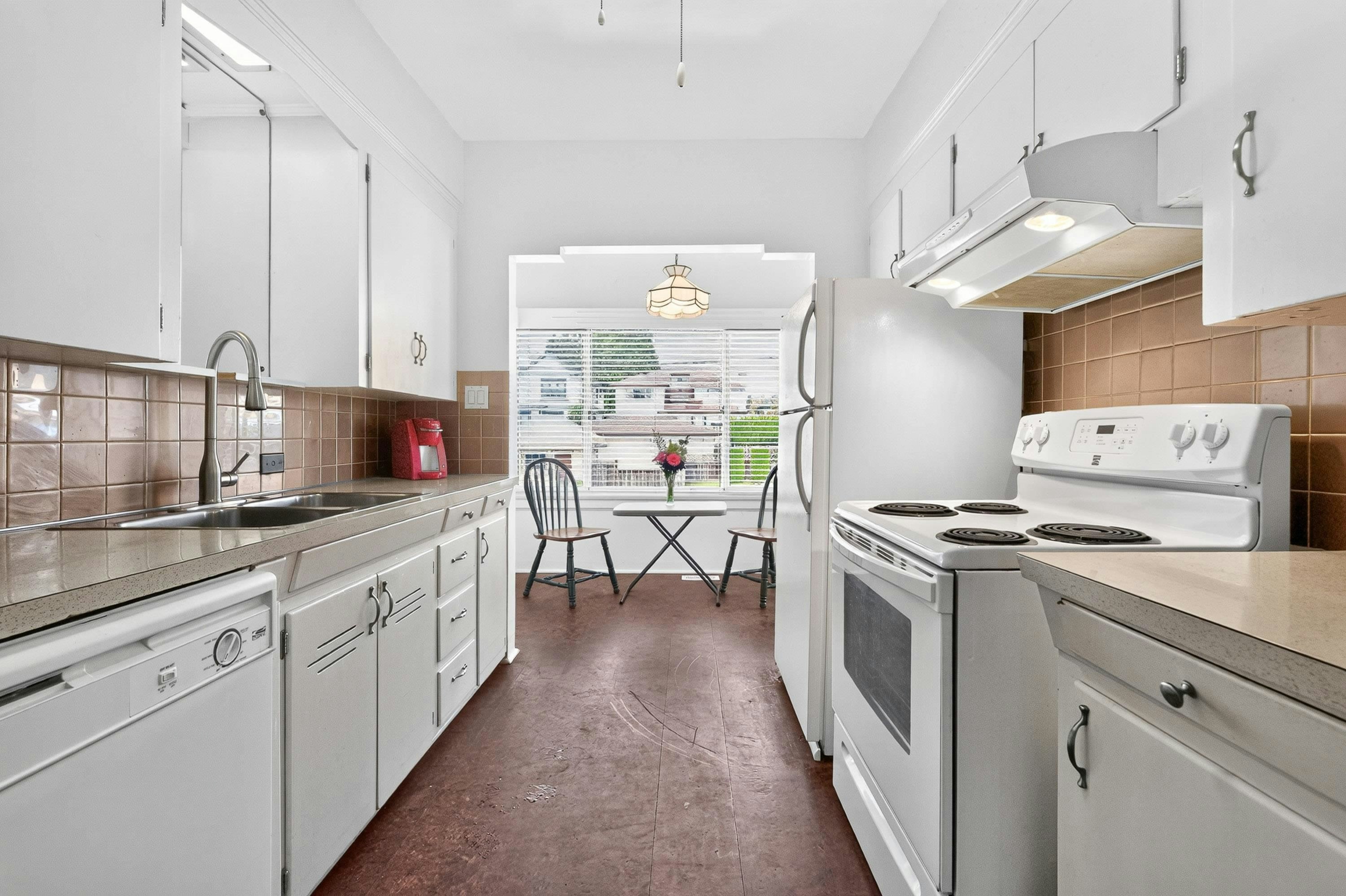 2345 W 18th Avenue, Vancouver, BC, V6L 1A7 - 12
