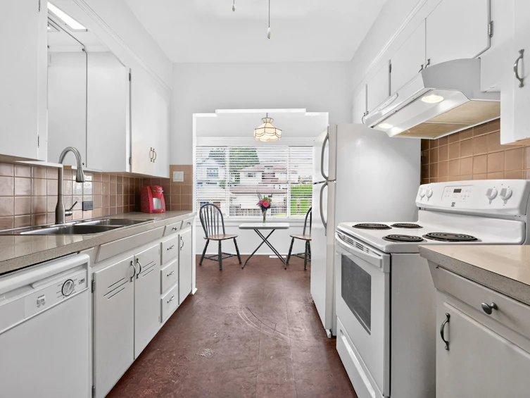 2345 W 18th Avenue, Vancouver, BC, V6L 1A7 - 12
