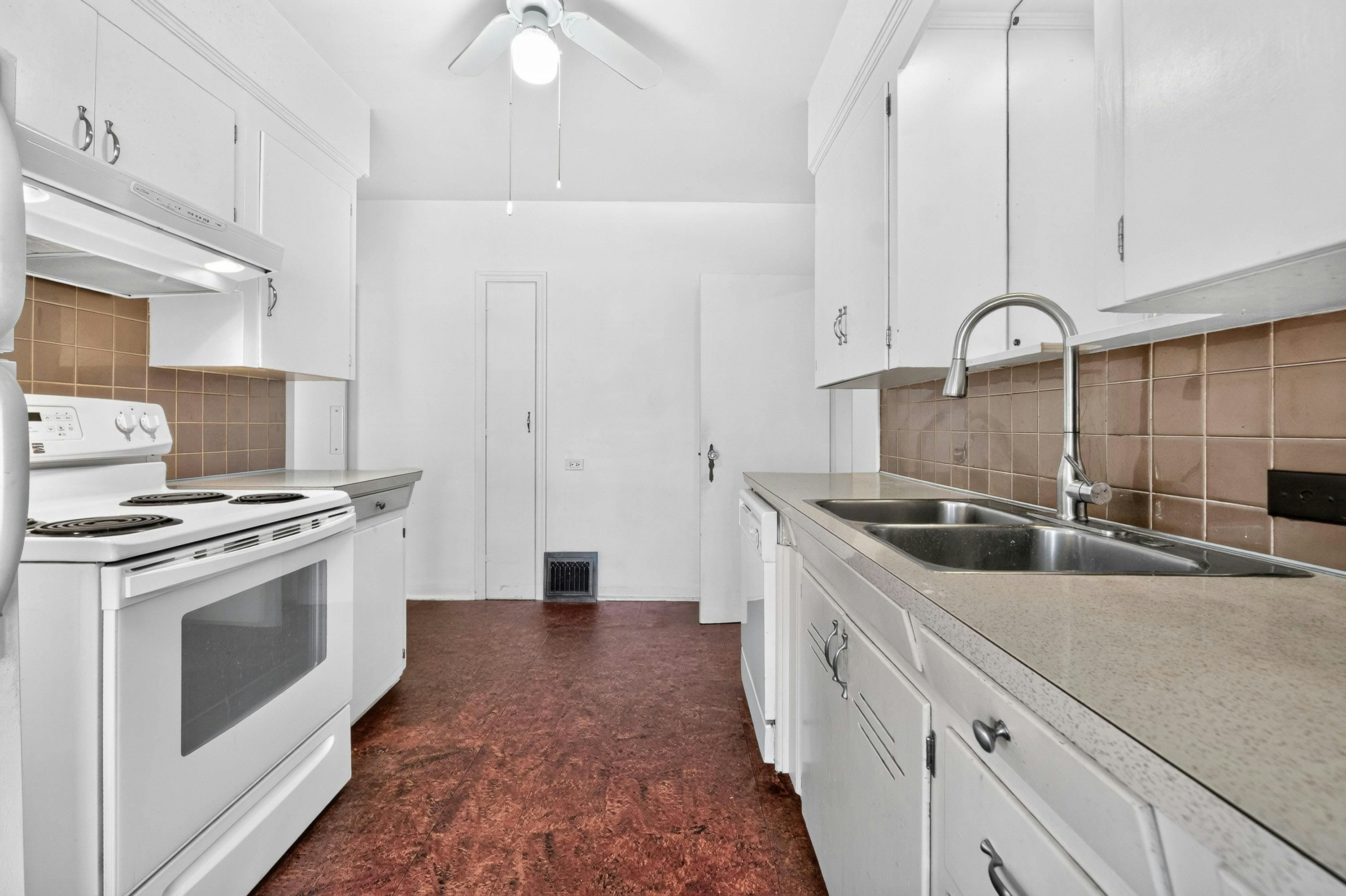 2345 W 18th Avenue, Vancouver, BC, V6L 1A7 - 16