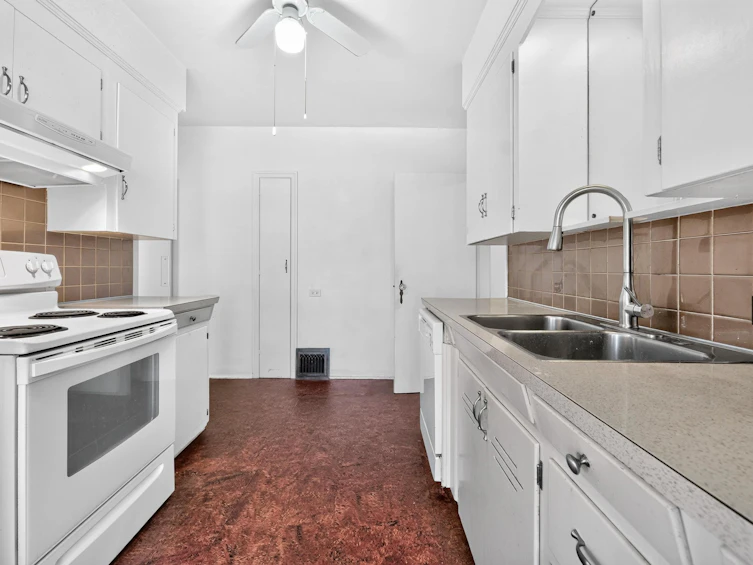 2345 W 18th Avenue, Vancouver, BC, V6L 1A7 - 16