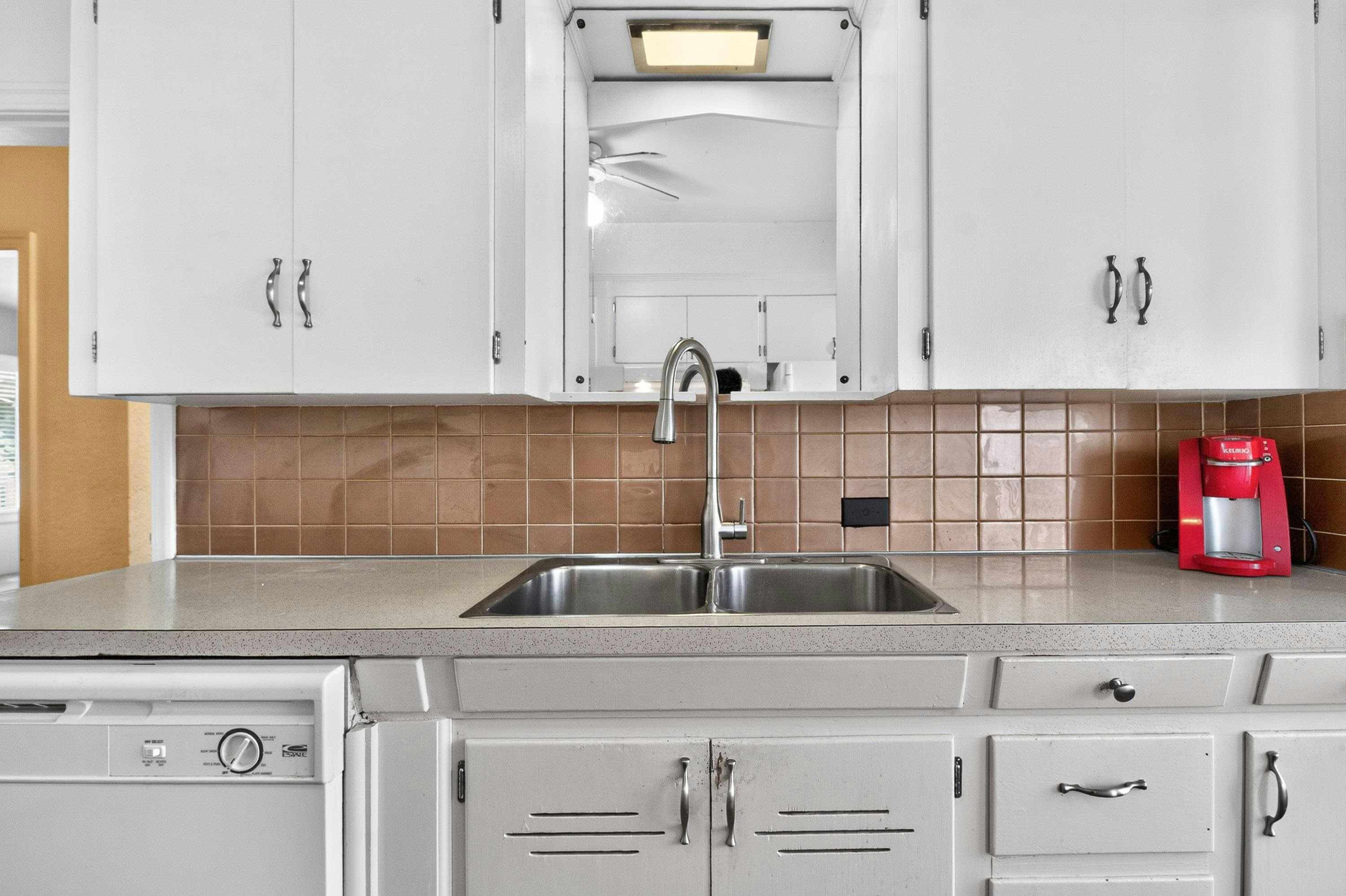 2345 W 18th Avenue, Vancouver, BC, V6L 1A7 - 17