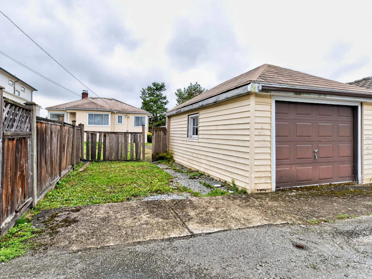 2345 W 18th Avenue, Vancouver, BC, V6L 1A7 - 38