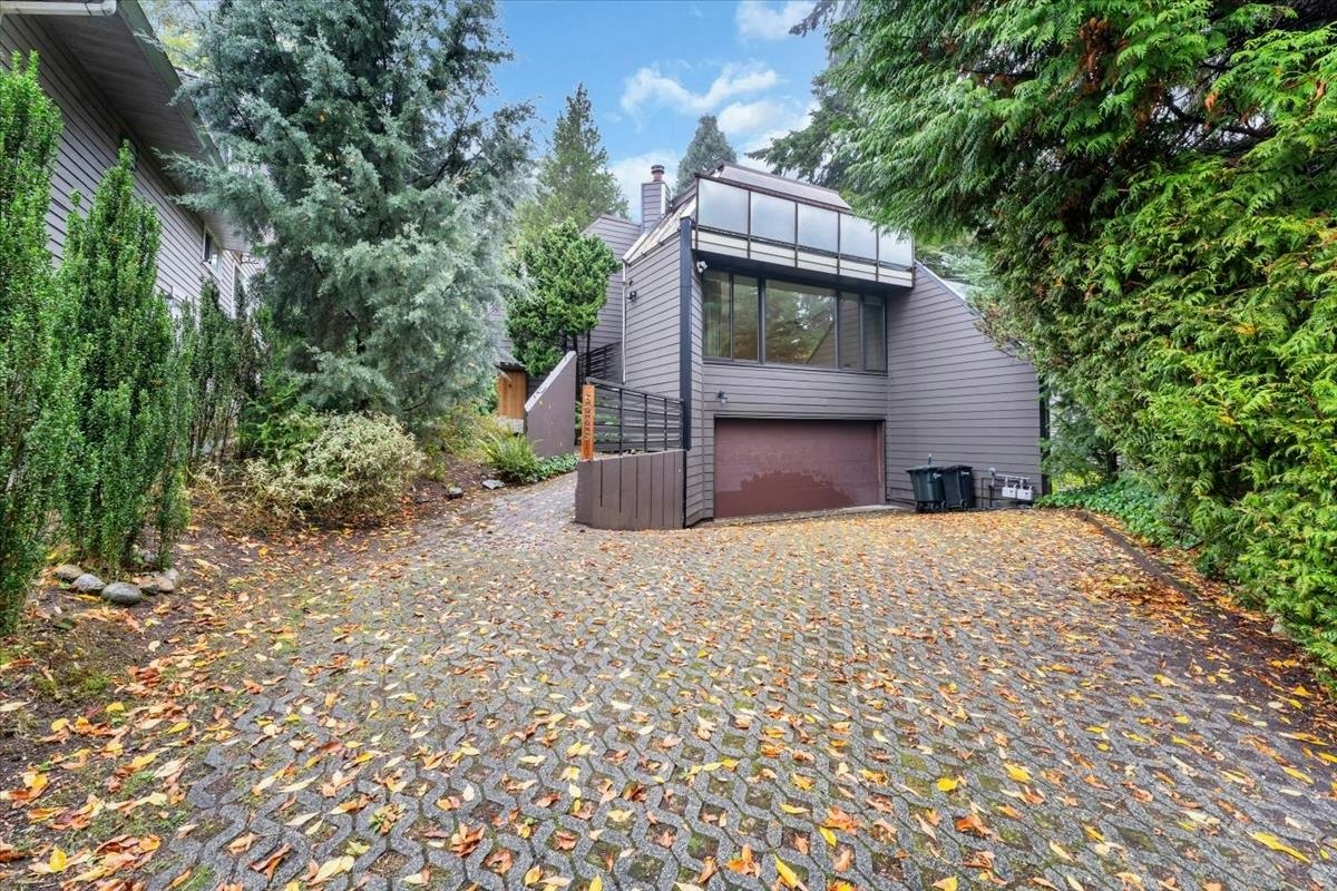 6225 Mckee Street, Burnaby, BC, V5J 2V8
